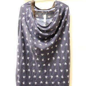 NWT woman skirt. Size XL.